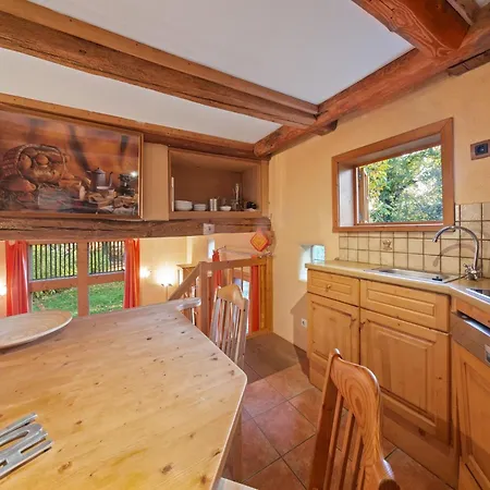 Historic Half-timbered Farm In Hohnebostel *